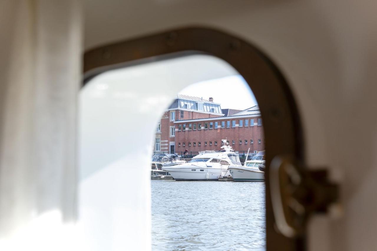 Botel The Boatel *