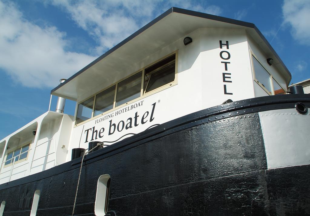 Botel The Boatel *